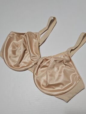 Wacoal Satin Nude Full-Coverage Underwire Seamless Lined Bra Size 42D